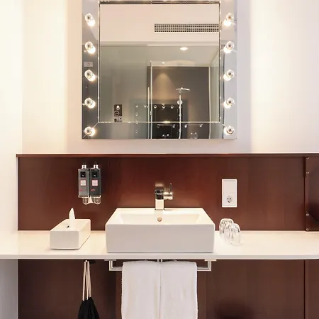 Ruby Leni By Ihg Hotel 4*