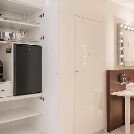 Ruby Leni By Ihg Hotel 4*